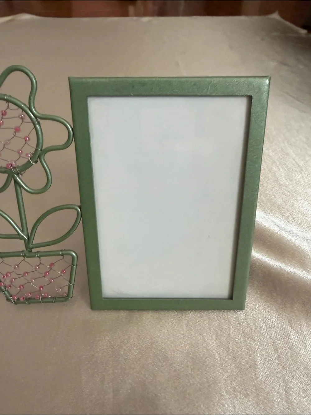Vintage Y2K Green Metal Flower Picture Frame with Bead Accents